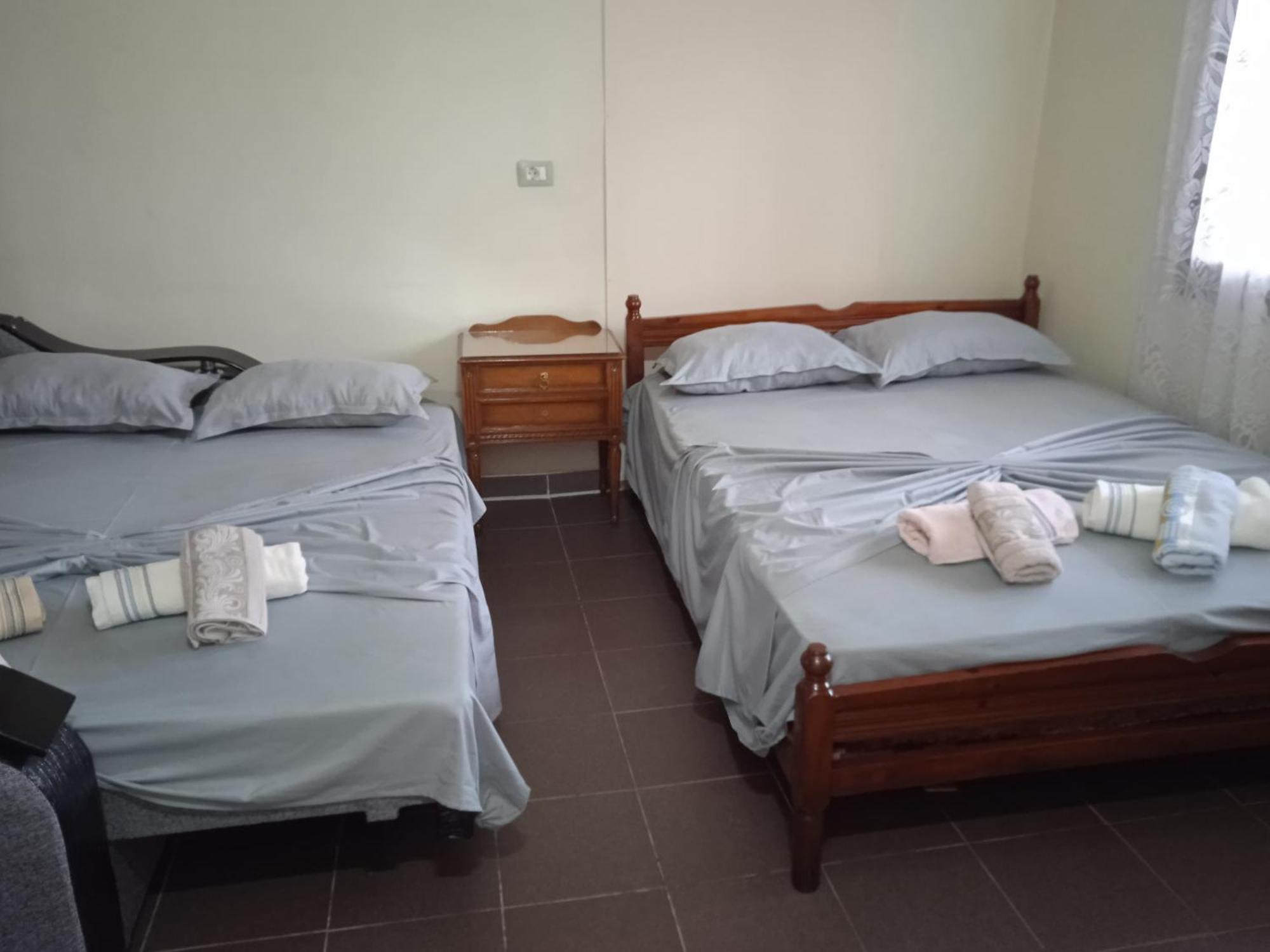 Vila N Dervishi Vlorë Esterno foto