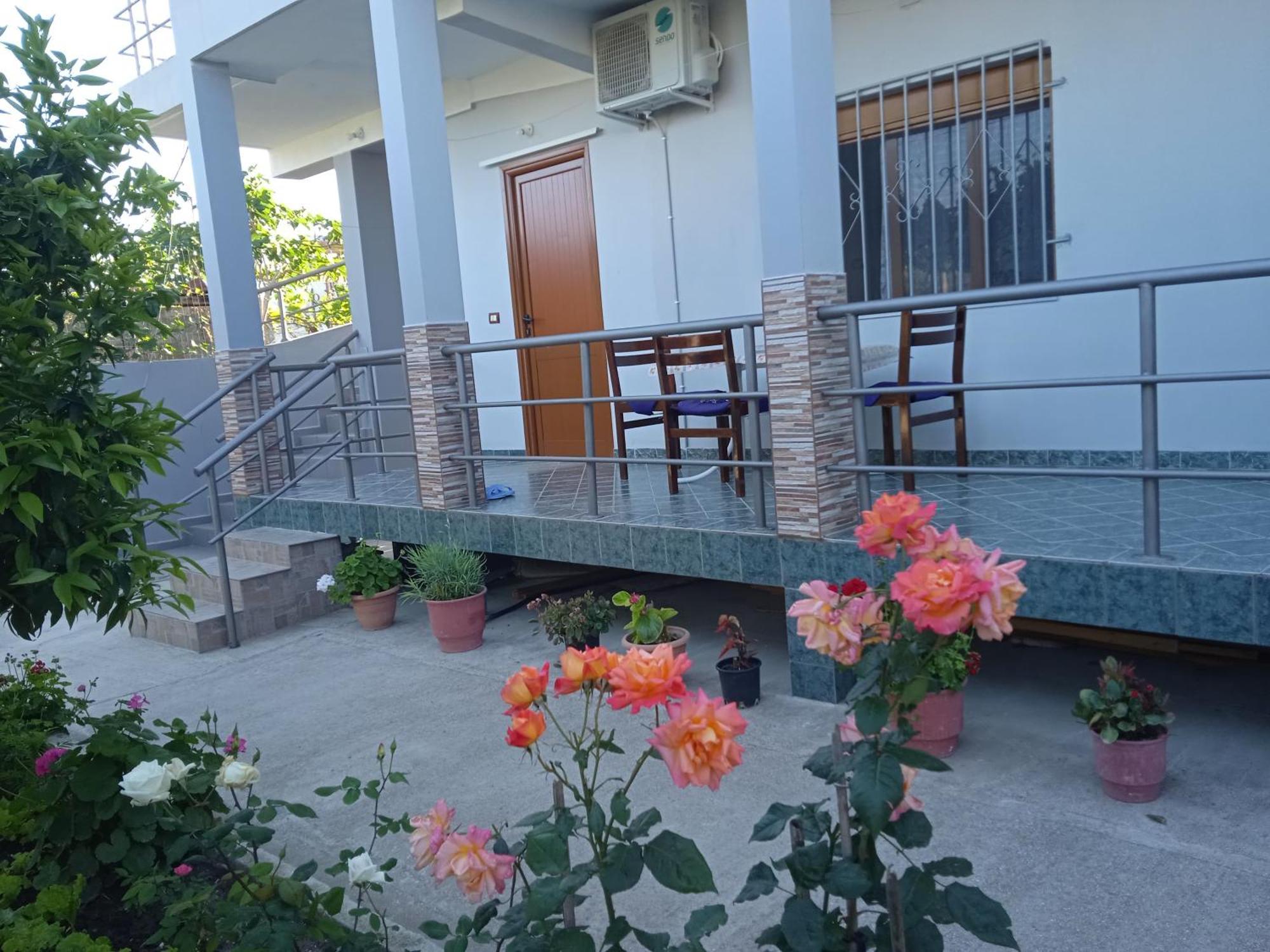 Vila N Dervishi Vlorë Esterno foto