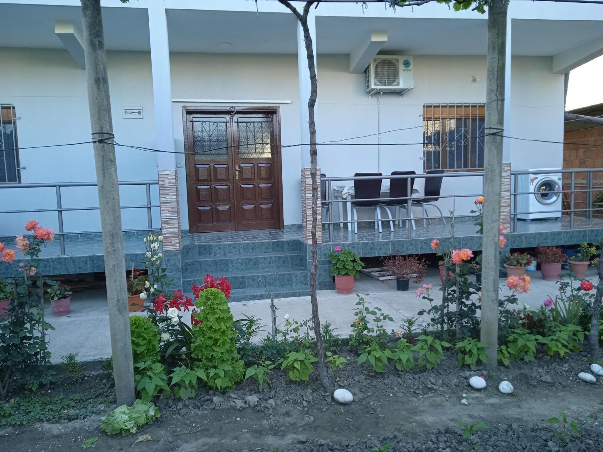 Vila N Dervishi Vlorë Esterno foto