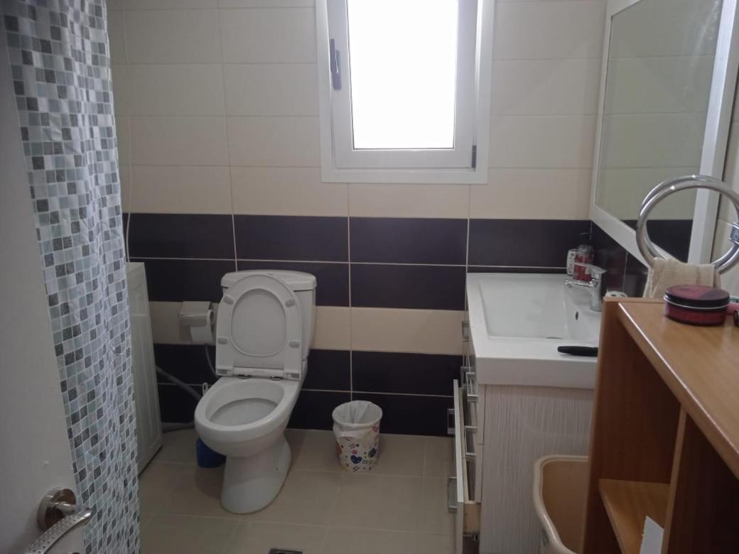 Vila N Dervishi Vlorë Esterno foto